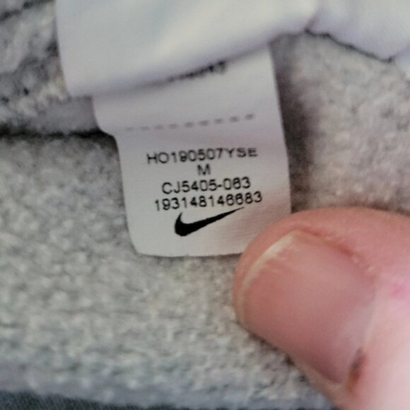 Womens size medium Nike hoodie - Picture 4 of 4